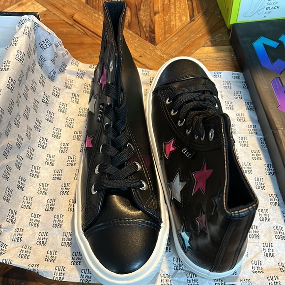 Cute to the Core Star Black high top Sneakers - Picture 2 of 6